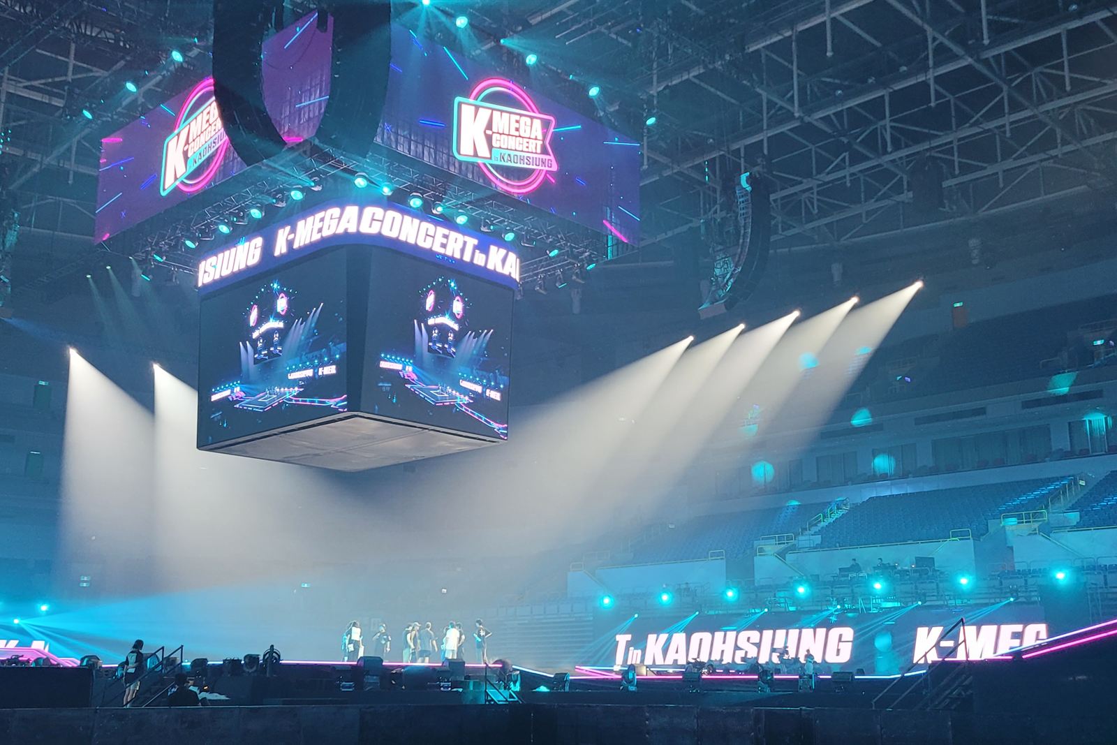 K-MEGA CONCERT in Kaohsiung — 큐브 스크린